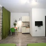 Center & Vendégház
