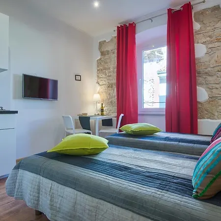 Top Center Rooms & Studio 3* Pula