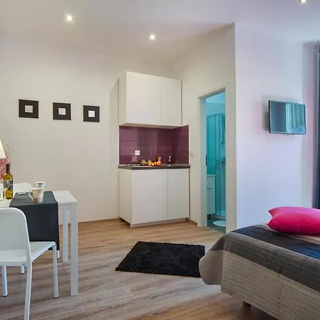 Center & Penzion Pula