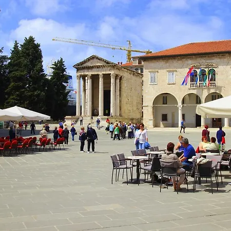 Pensionat Center & Pula