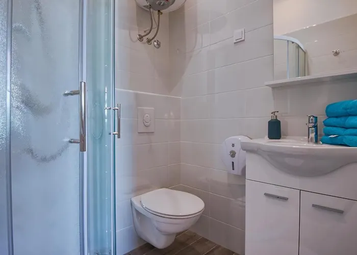 Πανσιόν Center & 3*