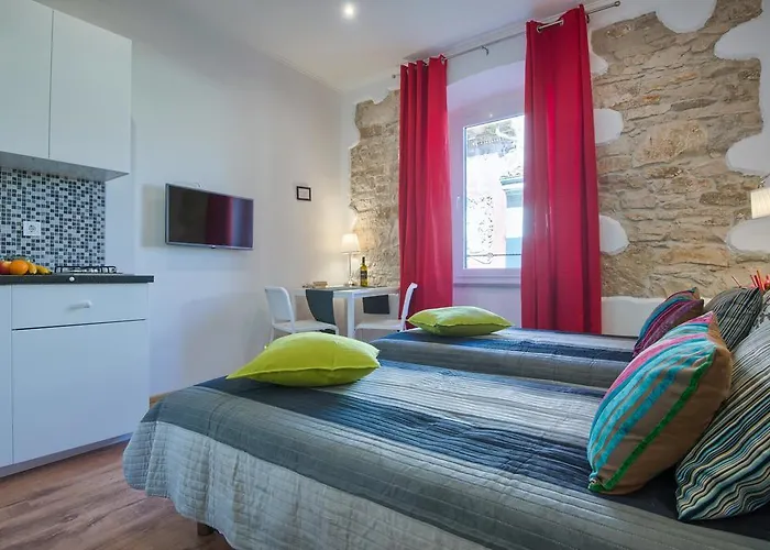 Center Rooms&studio 3* Pula